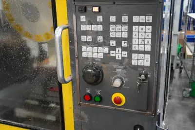 Fanuc Alpha T14iA Vertical Machining Center