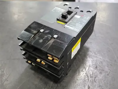 NEW SQUARE D QGA32150
