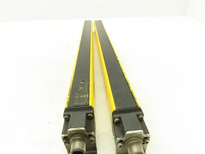 Schmersal SLC440-ER-0330-14-01 330mm Light Curtain Transmitter & Receiver Set