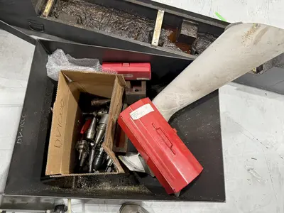 USED 2013 MITSUBISHI DV-1000