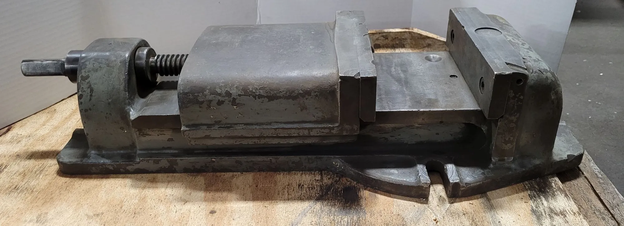 HEAVY DUTY 8.5" MACHINE VISE