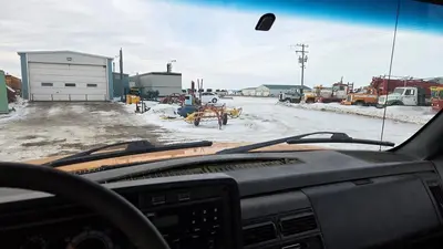USED 2000 GMC C8500 TANDEM AXLE BED TRUCK