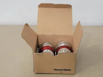 NEW THOMAS & BETTS STX100-468