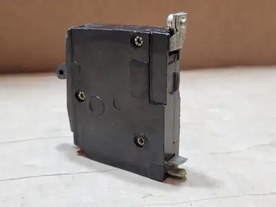 USED SQUARE D QOB130