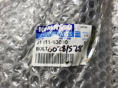NEW KOMATSU 01011-63090