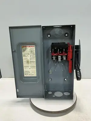 USED SQUARE D HU363