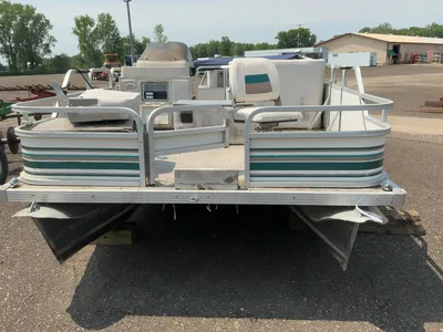 1998 Manitou Unknown 20' Pontoon Boat