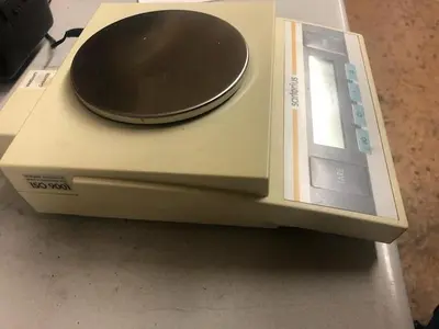1092-380 Sartorius Bench Model Analytical Precision Scale, Model BL-610