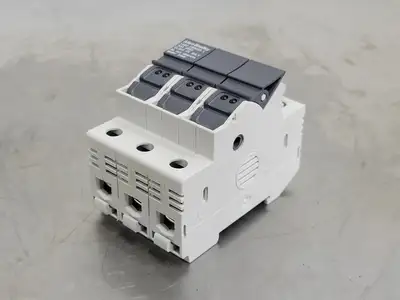 USED ALLEN-BRADLEY 1492-FB3C30-L