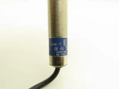 Telemecanique XU2M18KP340W-T Photoelectric Sensor Right Angle 18mm 12-24v