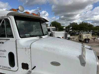 Used 2004 PETERBILT 385 TRUCK TRACTOR Conventional trucks Texas US | Miedema Asset Management Group #1312552