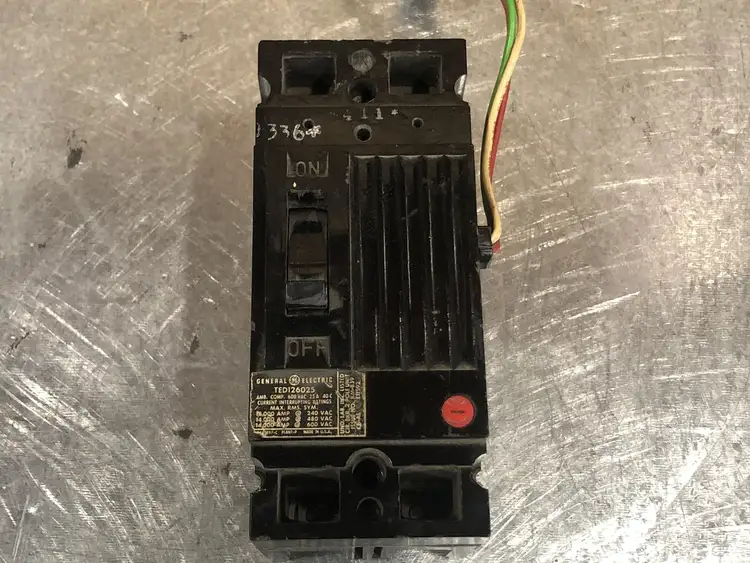 Used GENERAL ELECTRIC TED126025 Switchgears British Columbia CA | Lenmark #244375