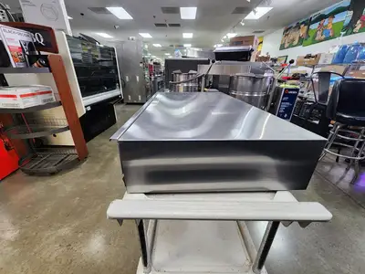 Used APW Wyott Used APW Wyott BWD-50 Dry Hot Dog Bun Warmer - Holds 40 Buns, 120V Countertop Display Warmers Illinois US | Falcon Restaurant Supply #1376641