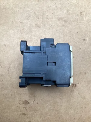 Fuji Electric SC-5-1 Magnetic Contactor; 4NC0H0; 20A 600V