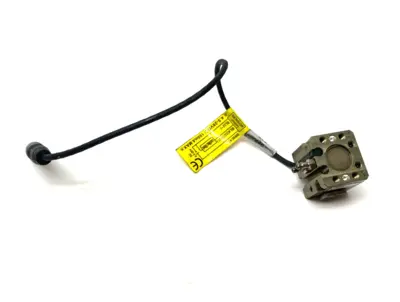USED DESTACO PNEUMATIC 2-JAW PARALLEL GRIPPER W/ OHSP-017 SENSOR SWITCH