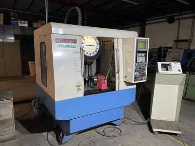 USED HYUNDAI SPT-V30T X: 500 - Y: 300 - Z: 300 MM CNC