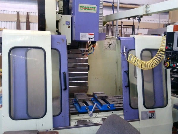 Used 1998 TAKUMI V8 Vertical Machining Centers Vermont US | Two Spade Machinery LLC #507024