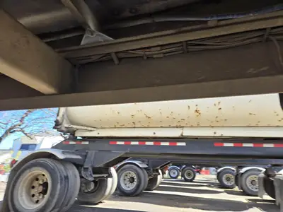 USED 2015 PETERBILT 579