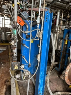 APV Plate Heat Exchangers R5MGS-16, 14"W x 5’H, 200 PSI, 230*F