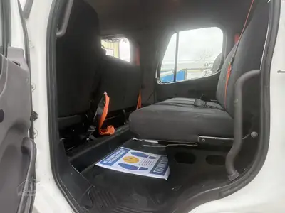 Used 2018 FREIGHTLINER BUSINESS CLASS M2 106 Hooklifts & Roll-Offs California US | Mittry Construction #1363502