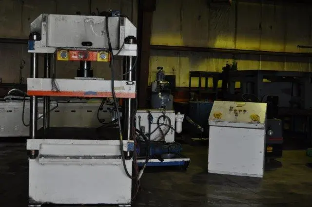 Used 2000 H & H 1003 Hydraulic Presses | D & D Industries #438712