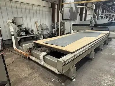 USED 2003 MULTICAM SERIES 3000