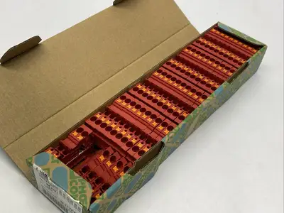 PT 4 RD,3211777 | Phoenix Contact PT 4 RD Feed-Through Terminal Block Red 3211777 LOT OF 46 - New