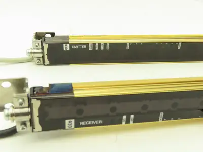 Omron F3SJ-A0320P30-L F3SJ-A0320P30-D Light Curtain Emitter Receiver Set/Bracket