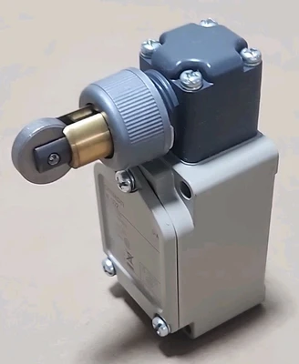 NEW Omron 5089