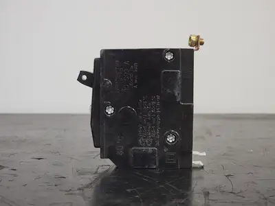 30 Amp, 1 Pole, 120/240 volts Circuit Breaker