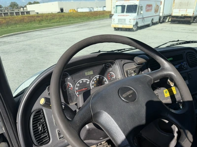 Used 2016 FREIGHTLINER BUSINESS CLASS M2 26' BOX TRUCK Box trucks Ohio US | Miedema Asset Management Group #1709386