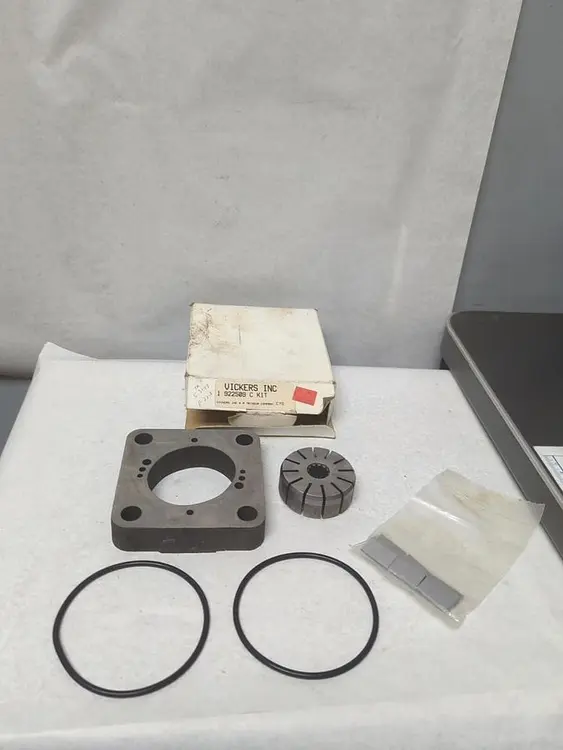 New | in-Stock VICKERS 922509 Pumps | Surplus Asset Holdings #1206328