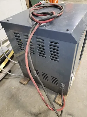 SCR 100 Charger