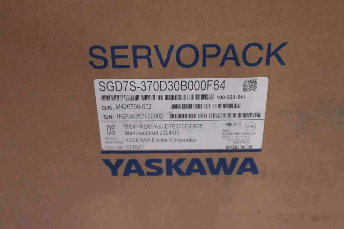 NEW YASKAWA SGD7S-370D30B000F64 SERVO DRIVE STOCK 1553-A