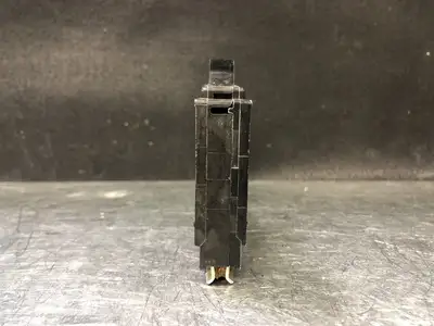 NEW SQUARE D QO150