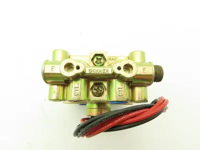 Honeywell Skinner V9LHRN13C Solenoid Valve 4-Way NC/NO 120V 140 PSI 1/4" NPT