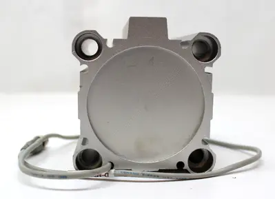 USED SMC CDQ2B63-40DZ