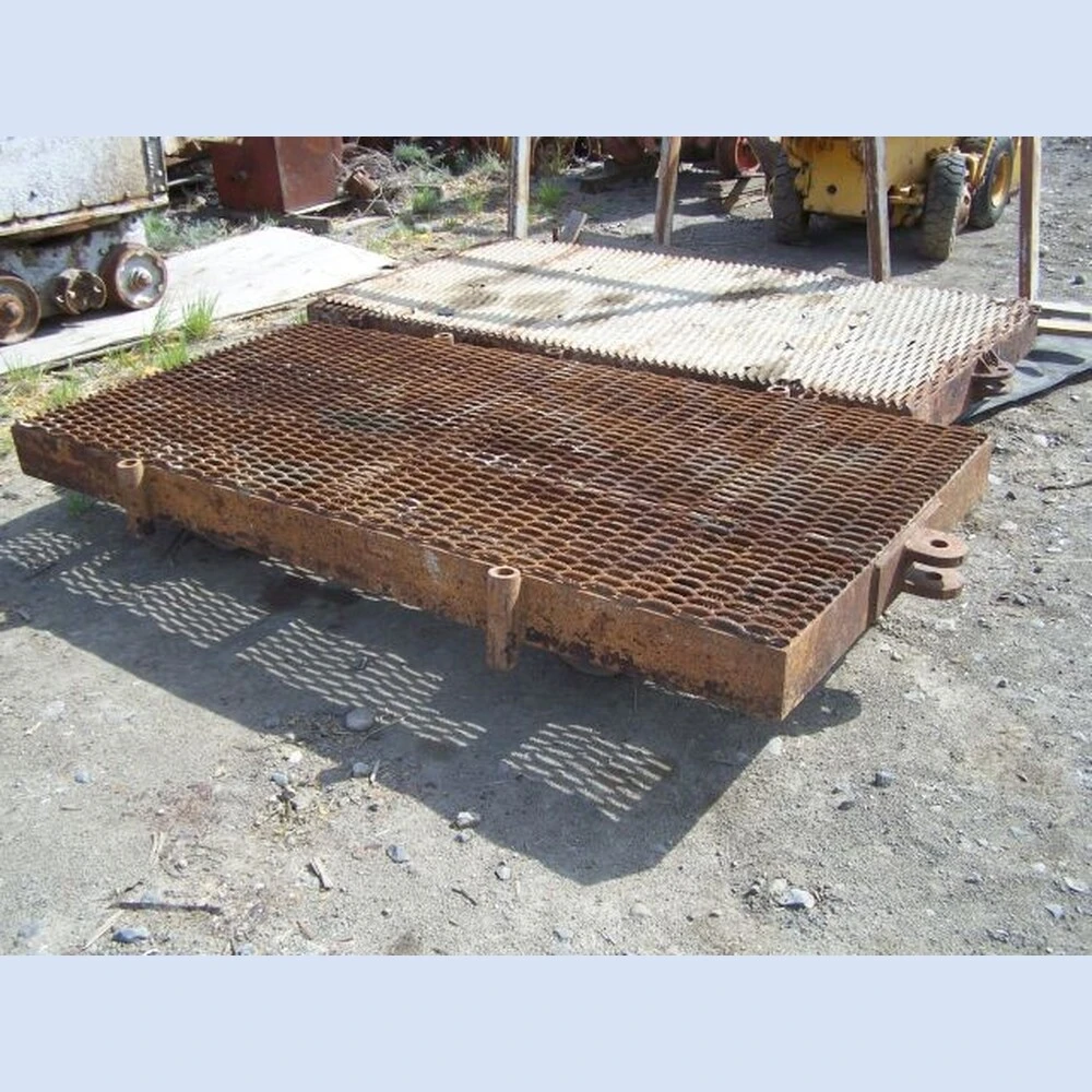 4ft x 8ft flat cars