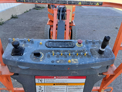 USED 2016 JLG E300AJP