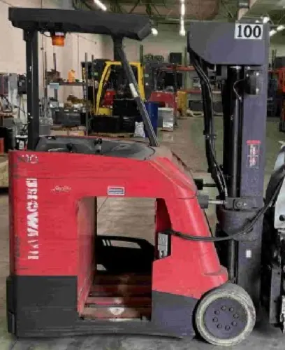 Used 2017 RAYMOND 425-C35QM 3-Wheel Stand up Electric Counterbalance Forklifts Pennsylvania US | National Lift Equipment #1382411