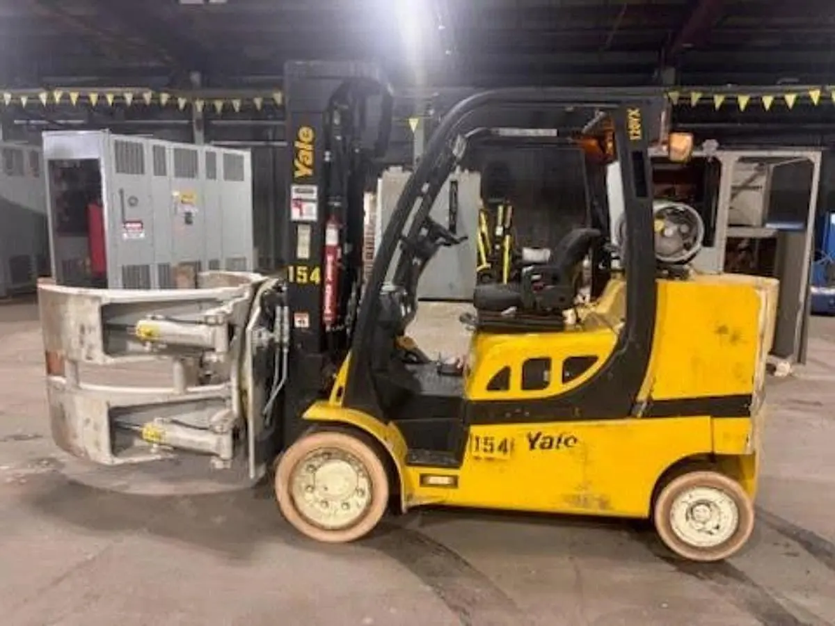 12,000 LB. YALE MDL GLC120VX LH92"/RH185" WITH 72" CASCADE PAPER ROLL CLAMP 2019