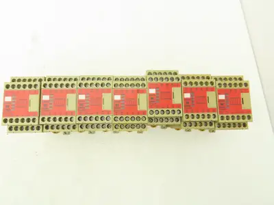 Omron STI G9SA-501 Dual Channel Safety Relay Unit 24VAC/DC Lot of 7