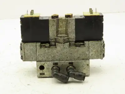 CKD 4F440-L Pneumatic Solenoid Valve 5 Port 3-Pos 24VDC