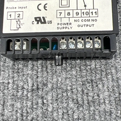 Used Dwyer Instruments TS-13010 Temperature Controls California US | Davliegogo LLC #1705719