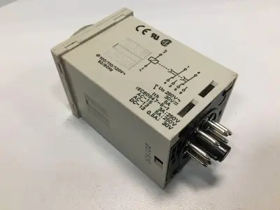 USED OMRON H3CR-H8L