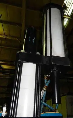 90 Ton FARGER & JOOSTEN MULTIPOWER Air/Oil Press