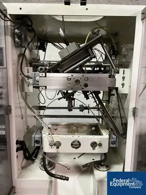 USED General Packaging Equipment General Packaging Vertical Fill Form and Seal Machine