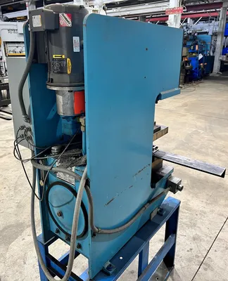 USED 2005 MULTIPRESS MULTIPRESS M5P-12 PRESS