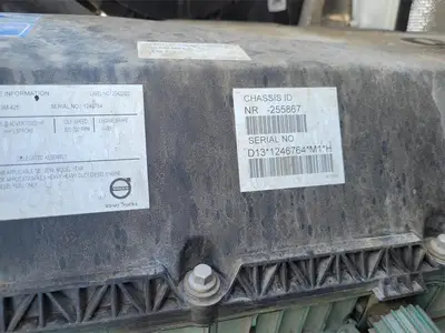 USED 2020 VOLVO VNR64T300