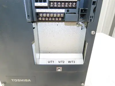 Toshiba VFAS1-2185PM AC VFD Inverter Drive 3PH 200-240V 77A 29kVA 18.5kW 25Hp